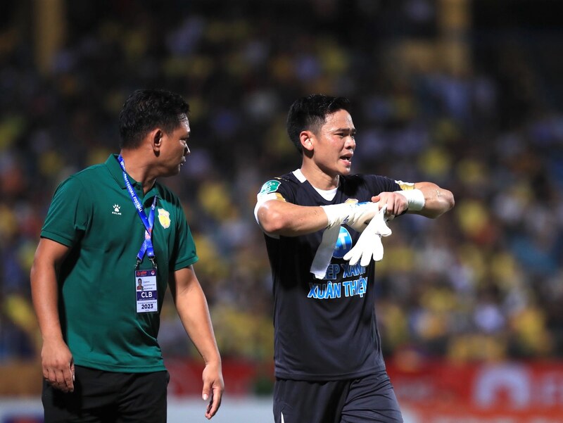 Trần Nguyên Mạnh thi đấu tại V.League 2023
